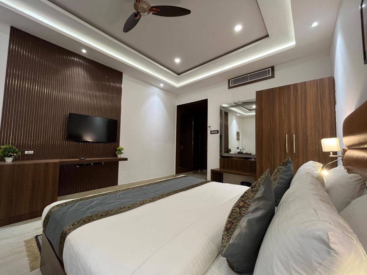Hotel Kalawati Palace Варанаси Екстериор снимка