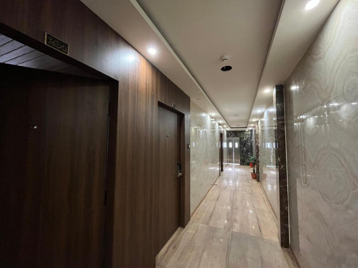 Hotel Kalawati Palace Варанаси Екстериор снимка